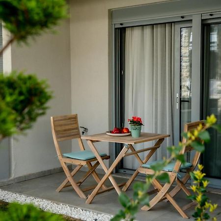 Itaka Studio Apartments - Halkidiki Suites Com Nikiti  Zewnętrze zdjęcie
