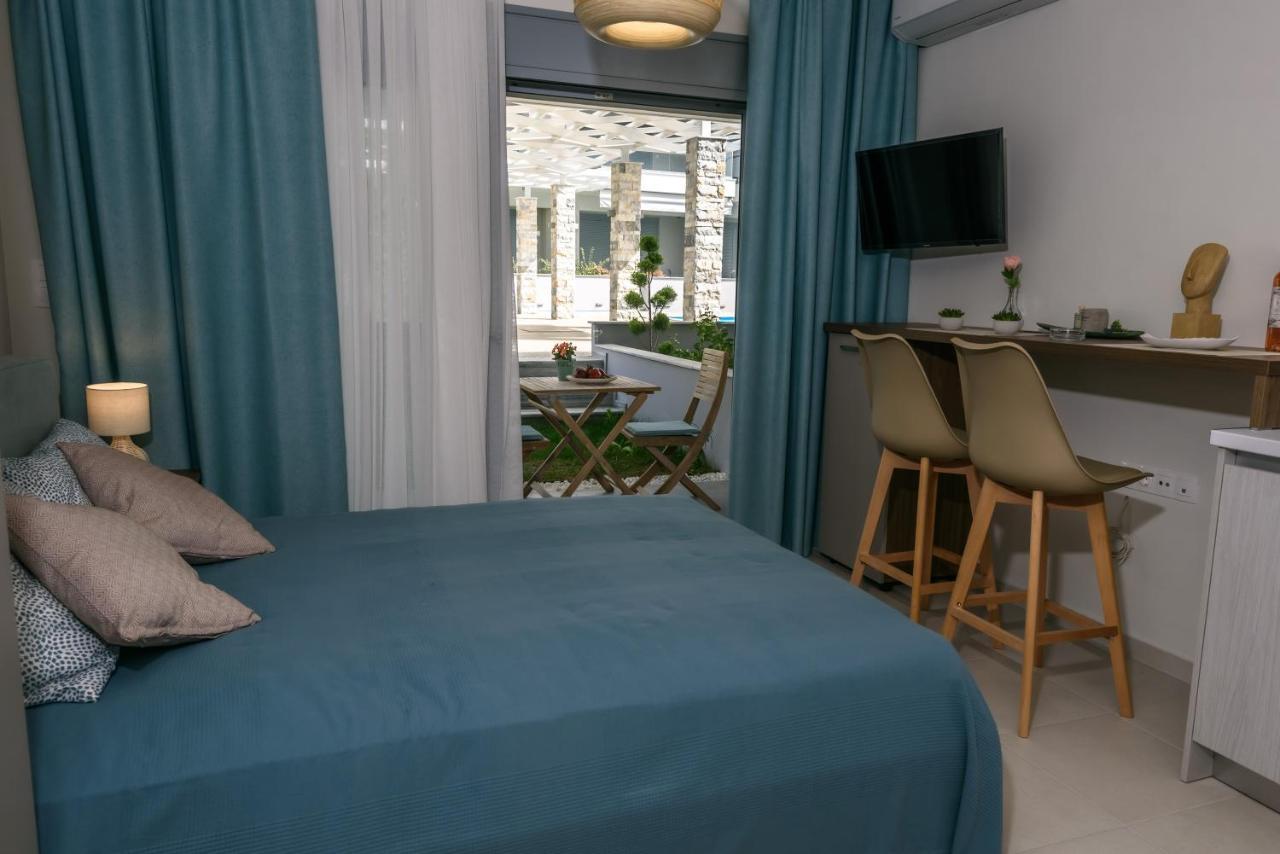 Itaka Studio Apartments - Halkidiki Suites Com Nikiti  Zewnętrze zdjęcie
